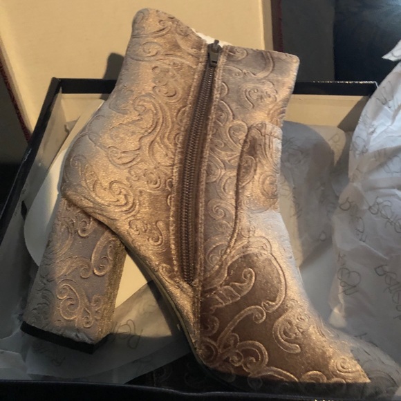 All ankle boots $40 ea size 8.... gold pr 10 - Picture 7 of 10